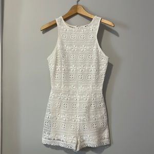 BB Dakota white short romper. Crochet pattern. Size US 0